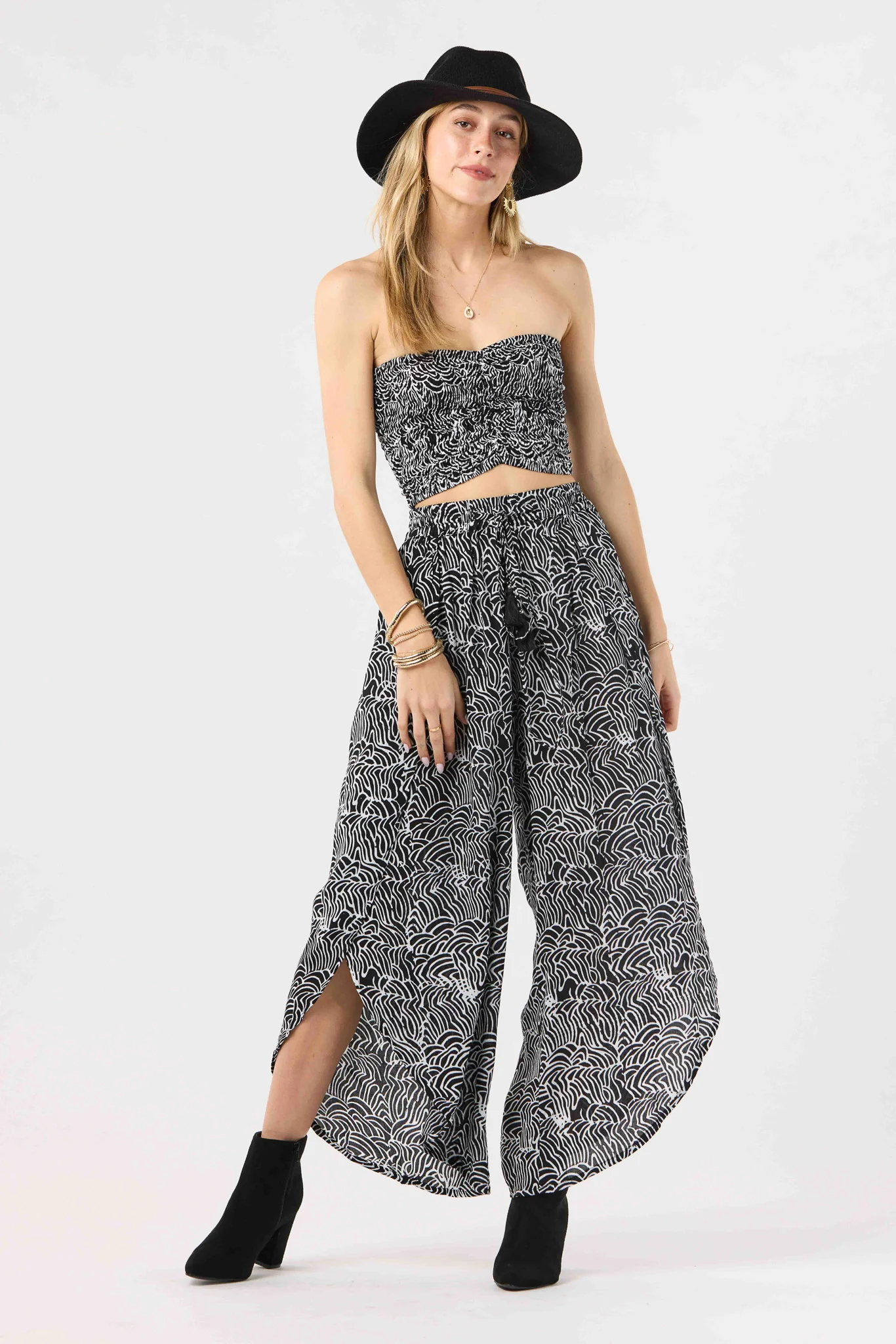 Hollie Crop Top Sleeveless - Image 3